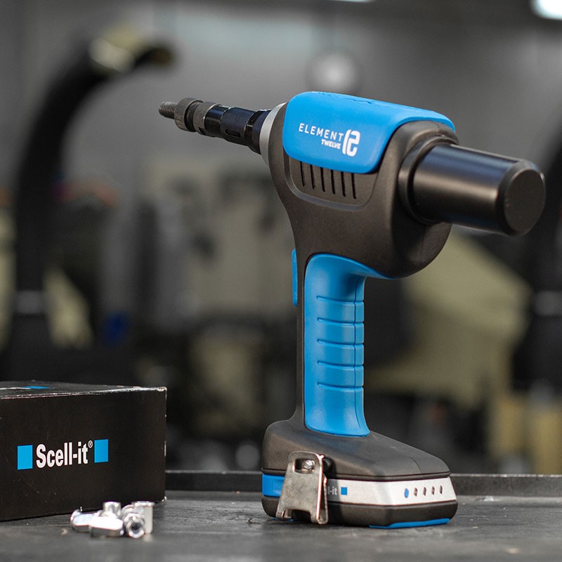 Sertisseuse sur batterie ELEMENT pour écrous à sertir de M6 à M12 SCELL-IT E-12